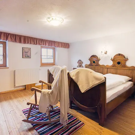 Tiroler Traumhaus - A With Mountain Views And A Garden Feriehus *