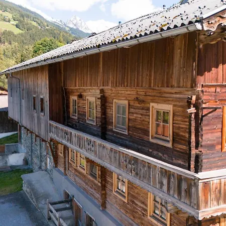 Tiroler Traumhaus - A With Mountain Views And A Garden *